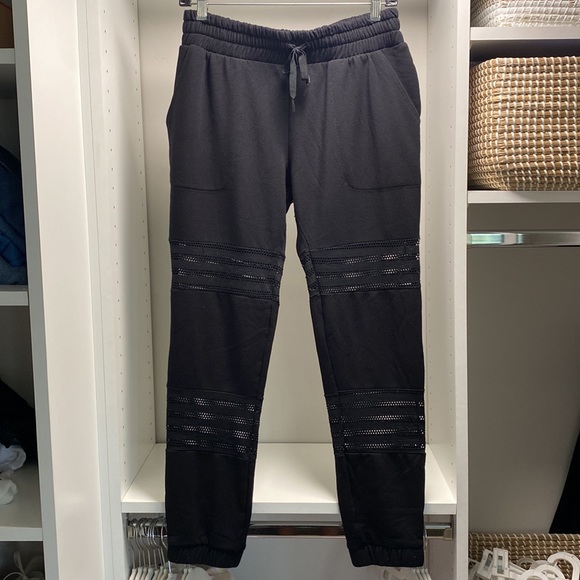 Beyond yoga mesh peep joggers - Picture 2 of 4
